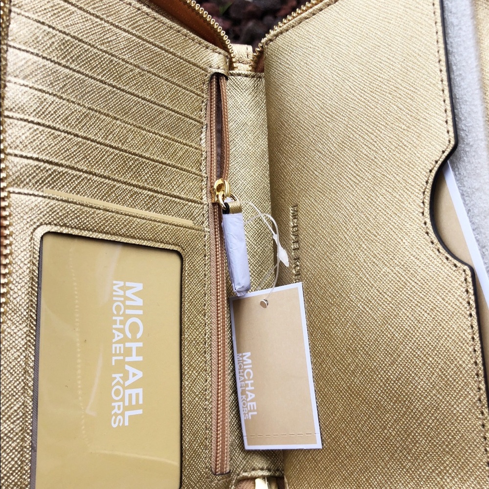 🌸Michael Kors Zip Around Wallet🌸 - Picture 5 of 7